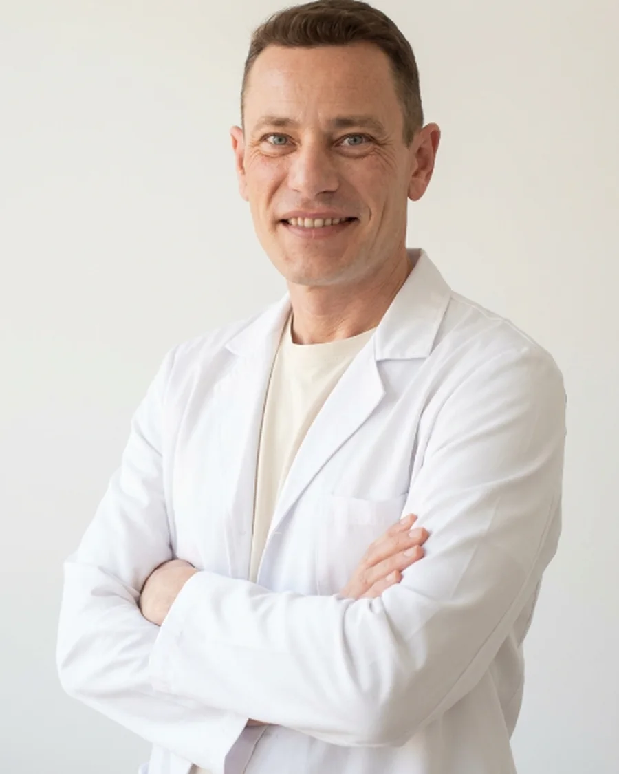 Dr. Enrique de Gottardo, Director Médico y CEO de Clínica Gottardo